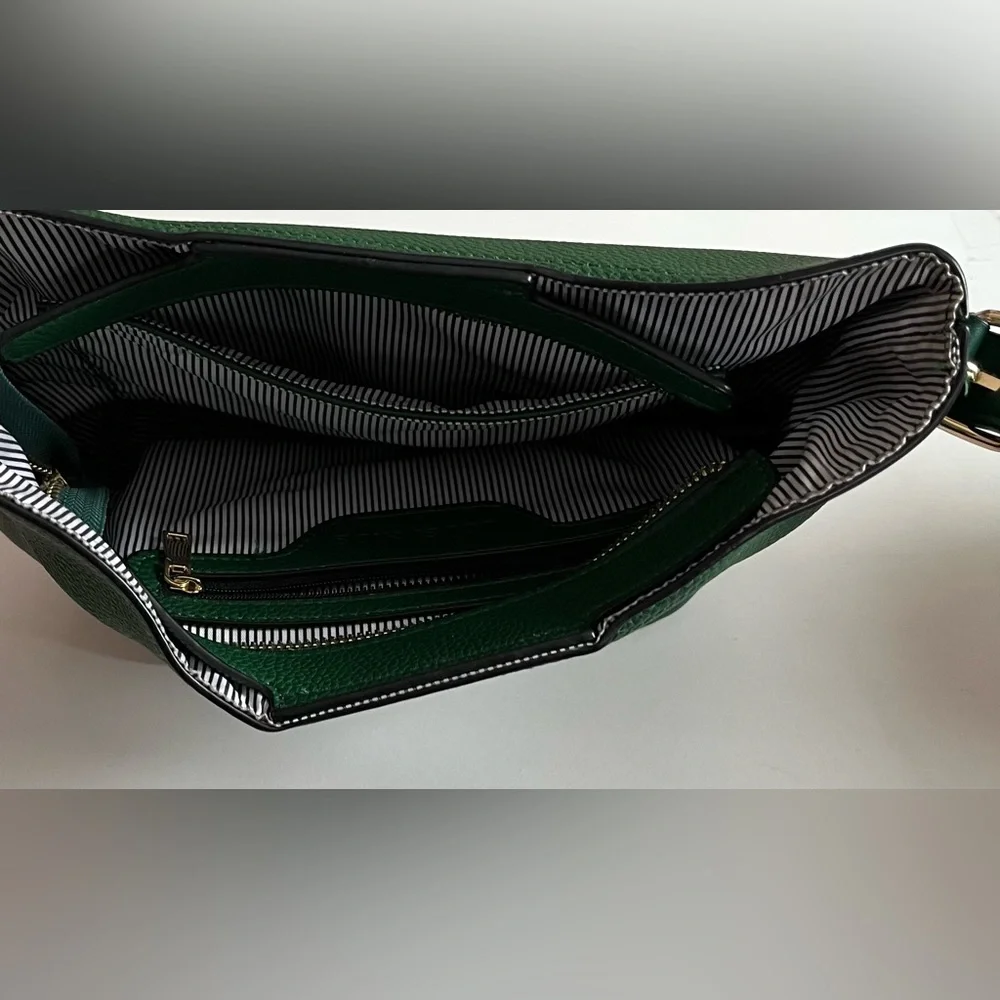 Louenhide green faux leather crossbody purse, zipper closure interior pockets